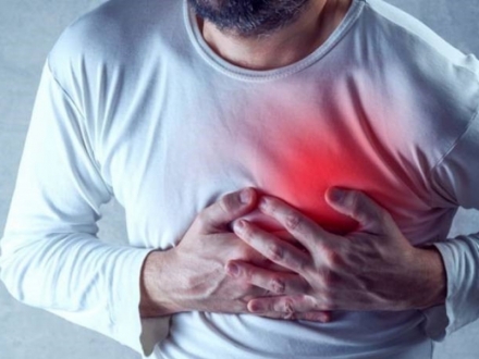 La Osteopatía es eficaz después de la cirugía cardiaca con esternotomía.