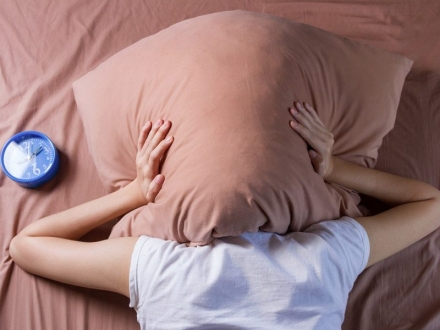 Los efectos de la acupuntura activa y la acupuntura placebo en pacientes con insomnio: un ensayo controlado aleatorio.